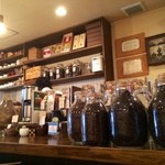 ローキートーン珈琲店 - カウンターからワクワクする！