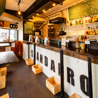 駅チカ30秒！気軽に立ち寄れる立ち飲み居酒屋♪