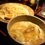 Hanamichi - 豚骨魚介スープの特製つけ麺
