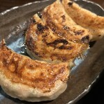 中華料理 忠実堂 - 餡ぎっちりの下味しっかり美味しい餃子！蒸しプラス焼きの焼き具合がいい感じです！もう少し安いと嬉しいけど。。。