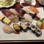 鮨政庭 - にぎり13貫に鉄火の細巻き