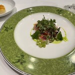 クリマ ディ トスカーナ - ②鴨川金目鯛のカルパチョ、静岡の葉ワサビ、埼玉の高菜を隠して、葉ワサビのオリーブオイルソース