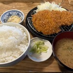 とんかつ割烹 やすいみ～と - 