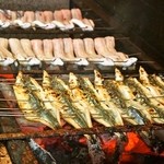 川上商店 - 紀州備長炭で焼かれる「地焼き」の鰻