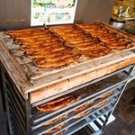 川上商店 - 焼き立ての鰻からは、めっちゃ良い香りが・・・