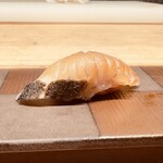 すしと天ぷら 坂本 - 明石浦さわら380円