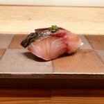 すしと天ぷら 坂本 - しめ鯖200円