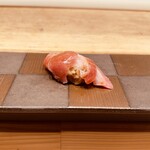 すしと天ぷら 坂本 - 天然生本マグロ大とろ650円