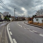 ます栄食堂 - お店の前の通りです
