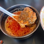 風来房 - 中に、角チャーシュー。肉味噌。これがまたうまい。