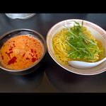 風来房 - 鳳鳳です。辛そう&鮮やかな見た目