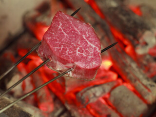 Yokohama Serina Romandiya - 炭火焼でお肉がふっくら、ジューシーな味わい