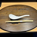 らぁ麺や 嶋 - おしゃれな配膳