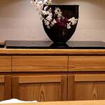 馬車道 大かわ - カウンター奥