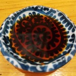手打ち蕎麦 太古福 - 板わさについてくる醤油がたぷたぷ。こんなにいらないのにー、もったいないなぁ笑