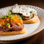 Osteria Splende - ウニといくら　きのこのブルスケッタ