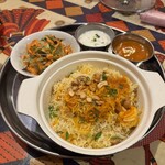 インド料理 スビマハル - 料理写真:海老蔵ビリヤニのセットの全貌(・∀・)