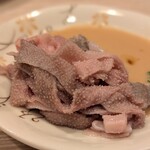 和風もつ料理 あらた - ピンク色のA5以上の生センマイ