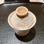 礒田 - お碗がでてきました。中身は何かな？