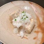 礒田 - 甘鯛の唐揚げの鬼おろし添え。鰹の一番出汁を注ぎます