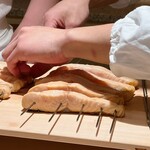 礒田 - 桜の咲くころに戻ってくる桜鱒の炙りです