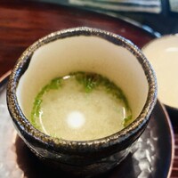 比良山荘 - ①【先付け】
                      ・鯉こく（鯉の味噌汁）、蕗の薹のタタキ入り