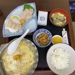 お食事処おさない - 活帆立の刺身も甘い〜