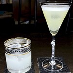 E,VE - グレープフルーツとパイナップルのカクテル