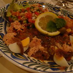 2933856 - サラタ・メシュイア（焼き野菜のサラダ）　サラタ・トゥニシィーヤ（フレッシュ・サラダ）　サラタ・オトブッツ（タコのハリサあえのサラダ） 