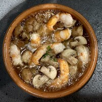 エサカイタリアン オカムー - 海老とマッシュルームのアヒージョ