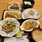佐竹旅館 - 夕食はこんな感じ。