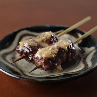 串焼きや中華料理など、幅広いメニューをご用意