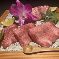 焼肉 展 - 