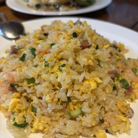 中国料理 「王朝」 ヒルトン東京 - 蟹肉、海老、チャーシュー入り炒飯＠2,800円