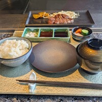 鉄板焼　恵比寿 - 鉄板焼、ご飯、お味噌