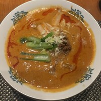 華都飯店 OsakaMetro本町ビル店 - 担々麺