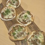 EAT BOX - 納豆ねこたんピザ600円