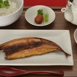 秋刀魚的幹貨的飲食