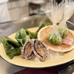 表参道うかい亭 - 大ぶりのあわび