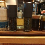 中華蕎麦 とみ田 - 卓上調味料