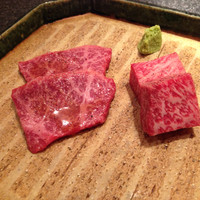 肉の匠 将泰庵  船橋本店 - 2014/7 特選焼肉御膳のイチボ(左)と、ロース(右)