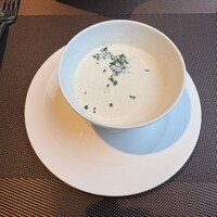 チリエージョ - ごぼうのスープ