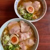 豊潤煮干醤油一生麺a.k.a.ラーメン森 - 手前が大盛、奥が普通盛り。