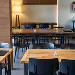 八郷蒸溜所 ビジターセンター - 2025.3 テーブル席