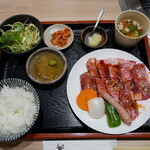 溶岩焼肉 徳志満 - 