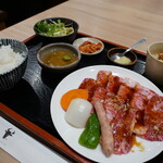 溶岩焼肉 徳志満 - 