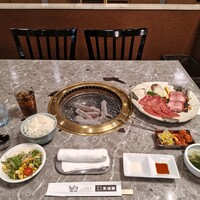 川崎名物 炭火焼肉 食道園 - 