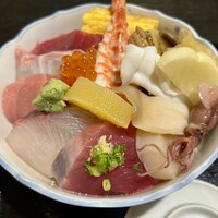鮨 えい輝 - ランチの特選ちらし寿司