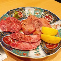 神戸焼肉 金虎 - 