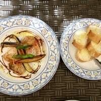 ミゲル フアニ 新宿タカシマヤ タイムズスクエア店 - 豚肩肉のソテー、パン（ミゲルフアニランチコース）